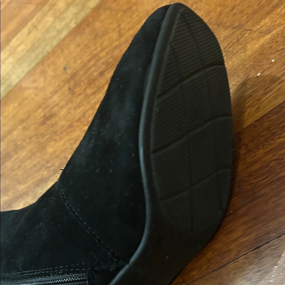 Clarks Black Suede Ankle Booties - Picture 5 of 6